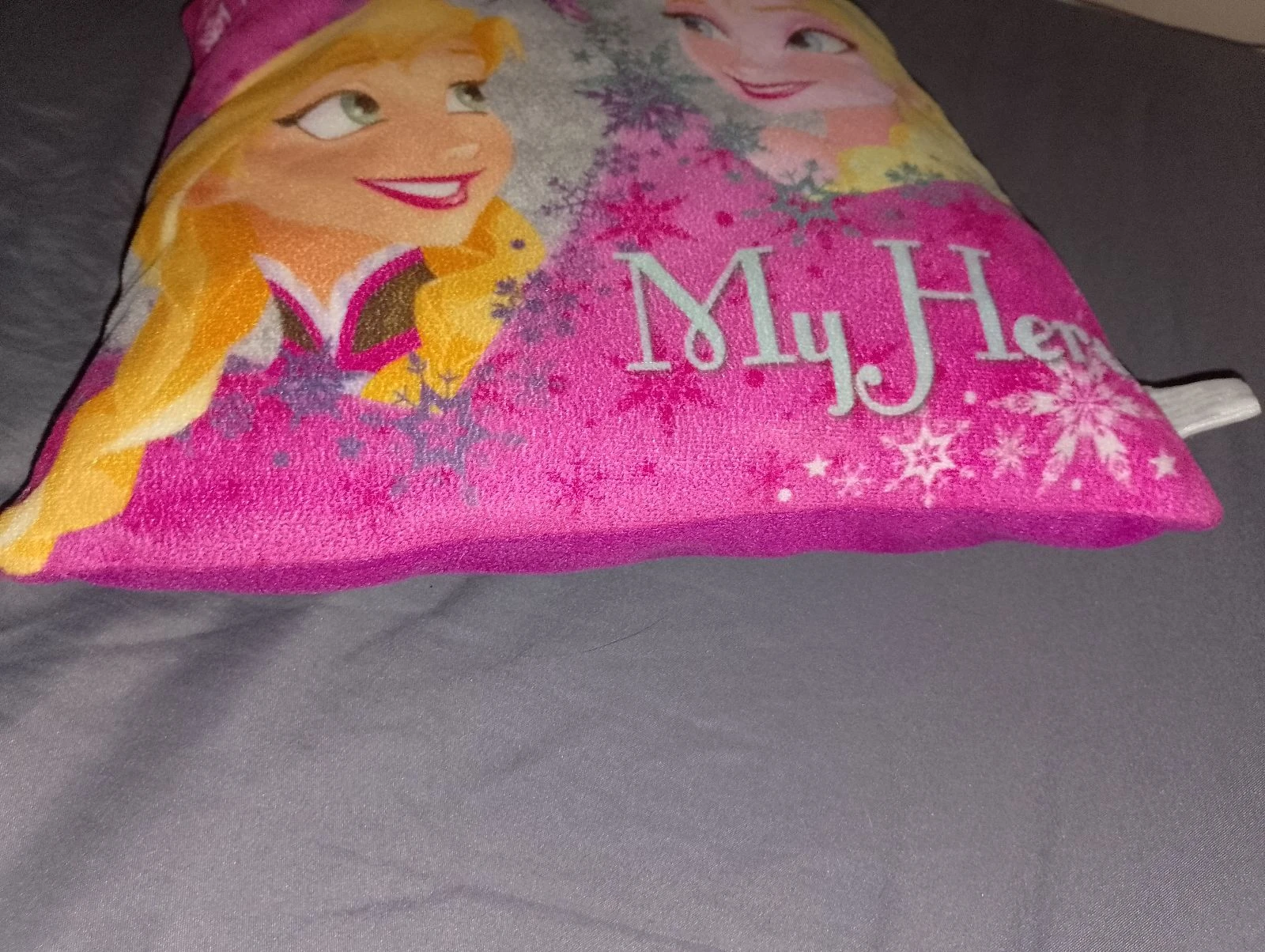 Almofada La Reine des Neige rosa My sister My héro – photo 3